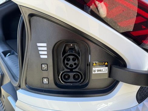 Used 2024 Kia EV6 Light AWD/4WD image 49