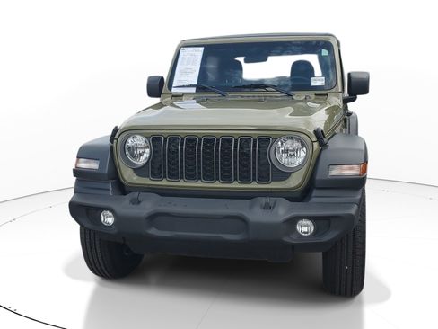 Used 2025 Jeep Wrangler Sport AWD/4WD image 3