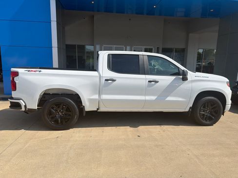 Used 2023 Chevrolet Silverado 1500 Custom AWD/4WD image 7