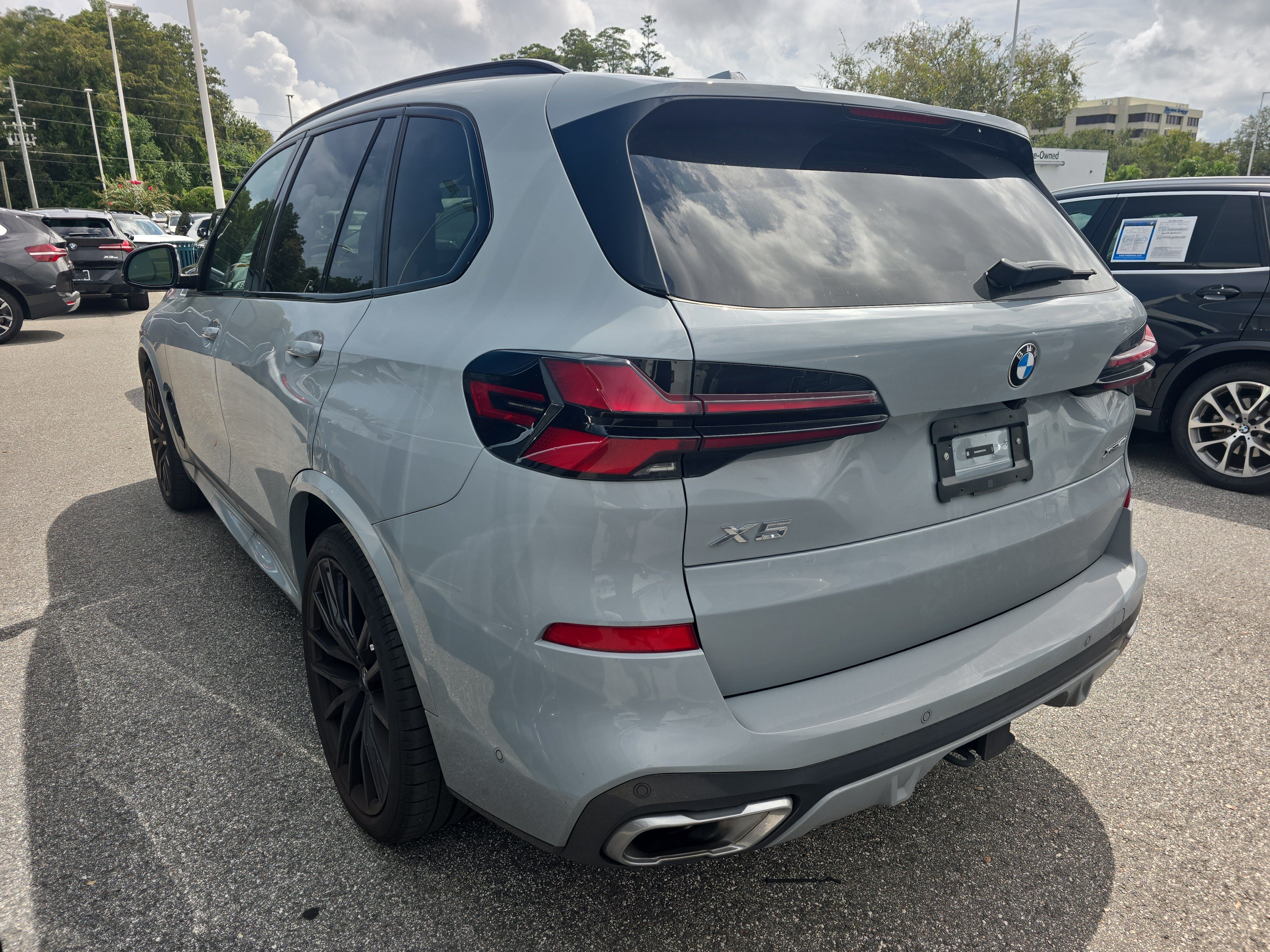 Used 2026 BMW X5 xDrive40i w/ M Sport Package AWD/4WD image 4