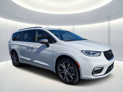 New 2026 Chrysler Pacifica Pinnacle