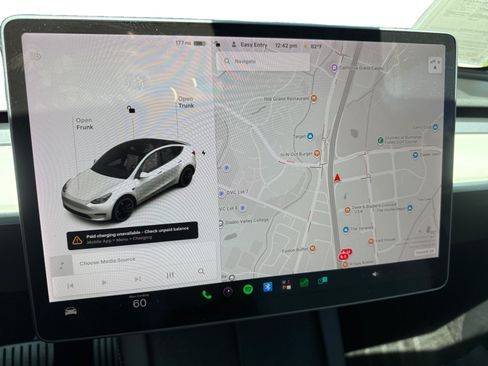 Used 2022 Tesla Model Y Performance AWD/4WD image 12