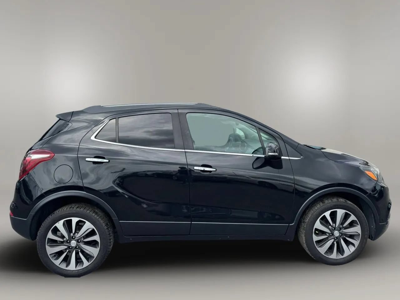 Used 2017 Buick Encore Essence AWD/4WD image 6