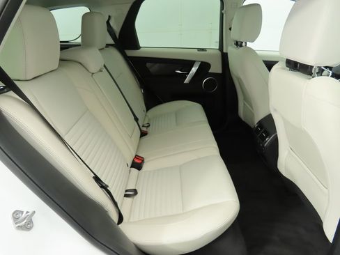 Used 2025 Land Rover Discovery Sport S image 22