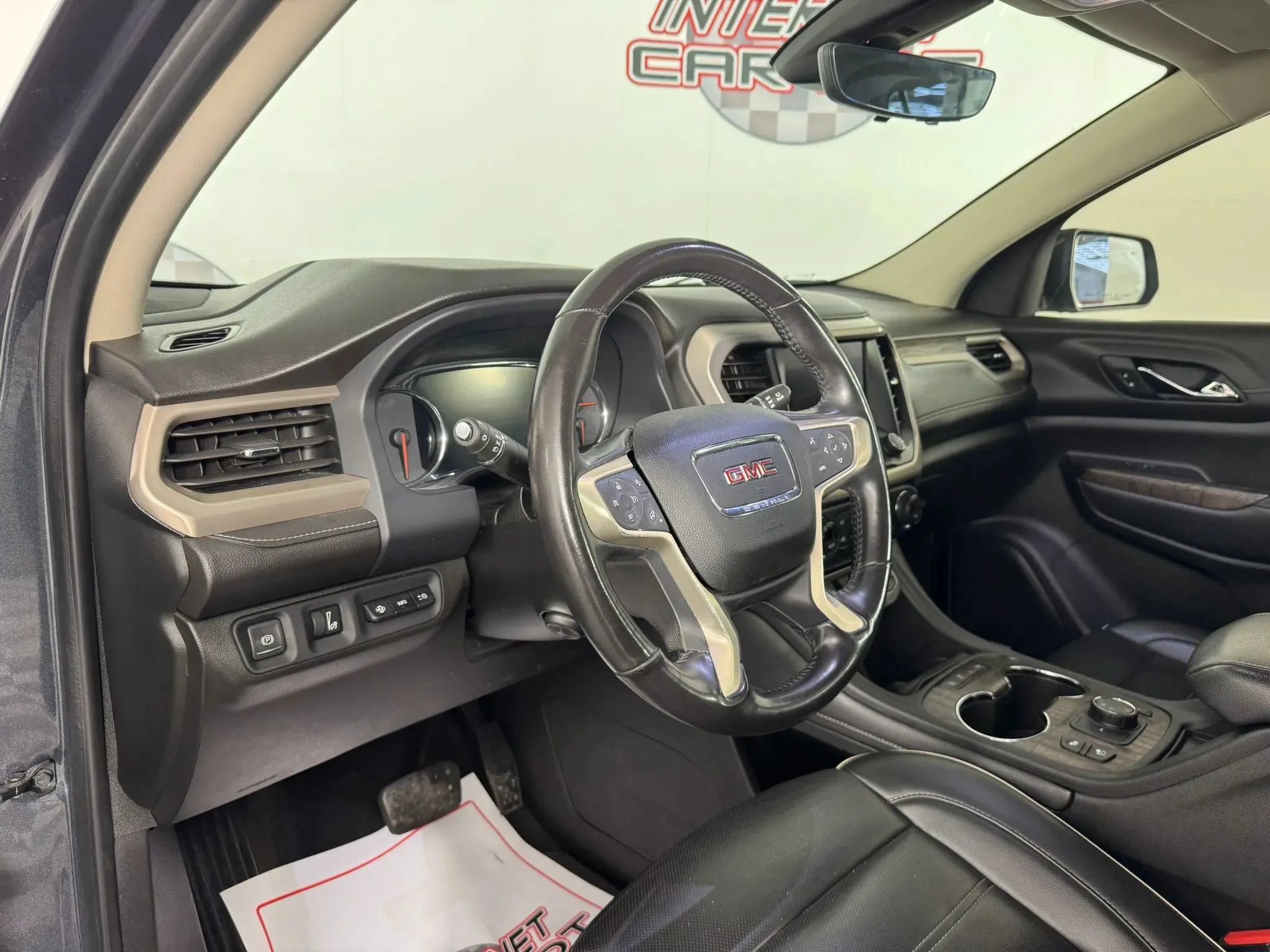 Used 2021 GMC Acadia Denali w/ Denali Ultimate Package AWD/4WD image 10