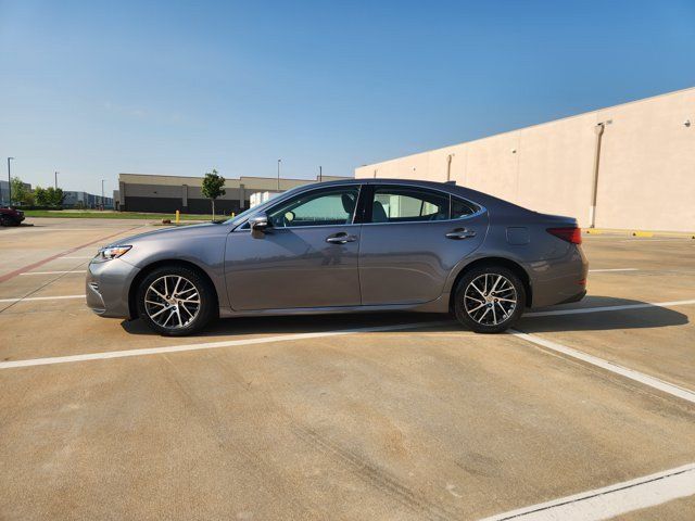 Used 2016 Lexus ES 350 w/ Luxury Package w/Wood Trim FWD image 4
