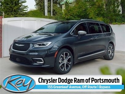 Used 2022 Chrysler Pacifica Touring-L w/ S Appearance Package
