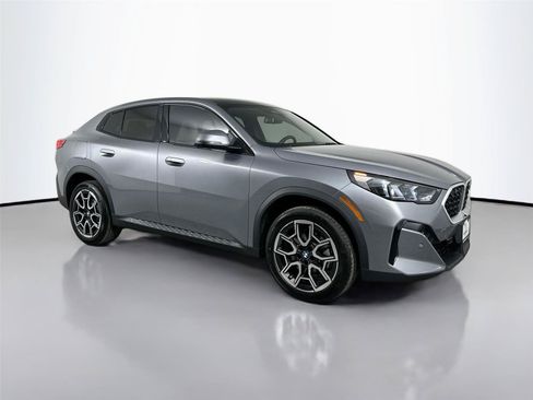 Used 2026 BMW X2 xDrive28i w/ Technology Package AWD/4WD image 3