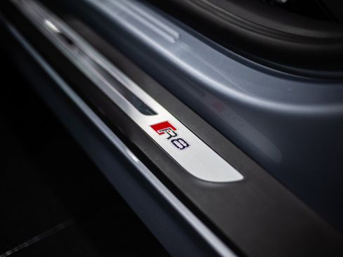 Used 2017 Audi R8 V10 w/ Carbon Exterior Package image 38