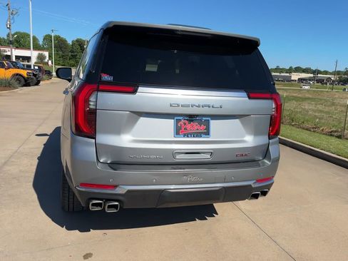 Used 2025 GMC Yukon Denali image 6