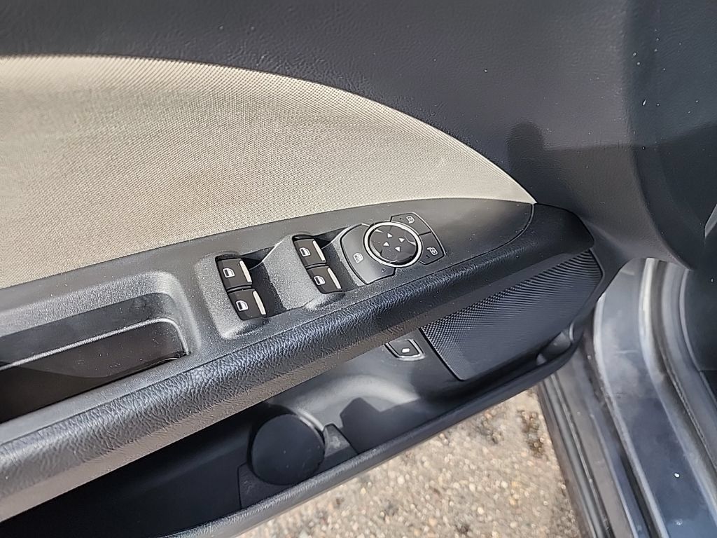 Used 2018 Ford Fusion S FWD image 8