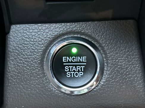 Used 2021 Ford Expedition Max XLT image 17