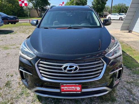 Used 2018 Hyundai Santa Fe SE FWD image 2