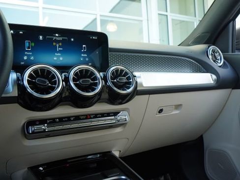 Used 2026 Mercedes-Benz GLB 250 image 17