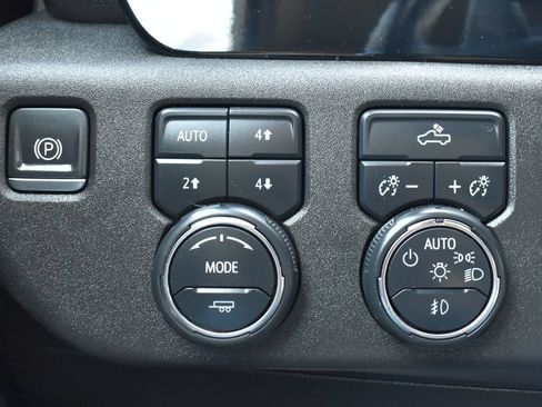 Used 2023 Chevrolet Silverado 1500 RST w/ Z71 Off-Road Package AWD/4WD image 17