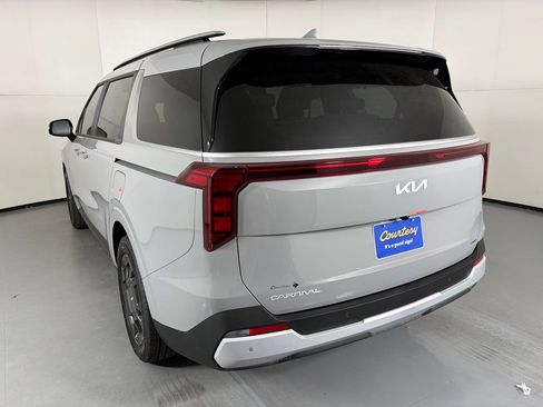 New 2026 Kia Carnival EX FWD image 6