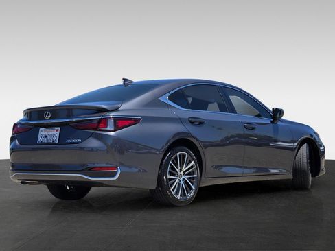 Used 2024 Lexus ES 300h w/ Premium Package FWD image 5