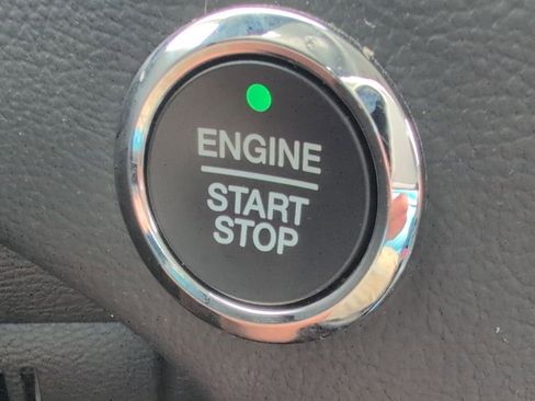 Used 2022 Ford Edge Titanium image 19