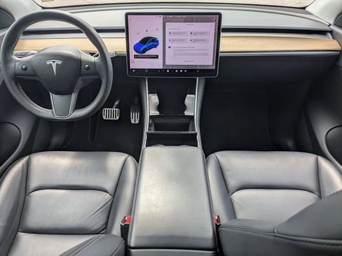 Used 2020 Tesla Model Y Long Range image 18