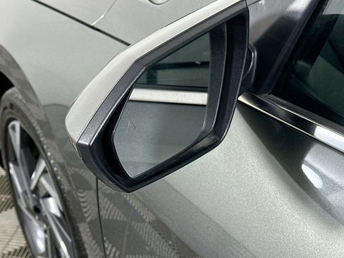 Used 2025 Hyundai Elantra SEL image 16