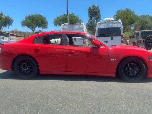 Used 2022 Dodge Charger Scat Pack w/ Navigation & Travel Group RWD image 4
