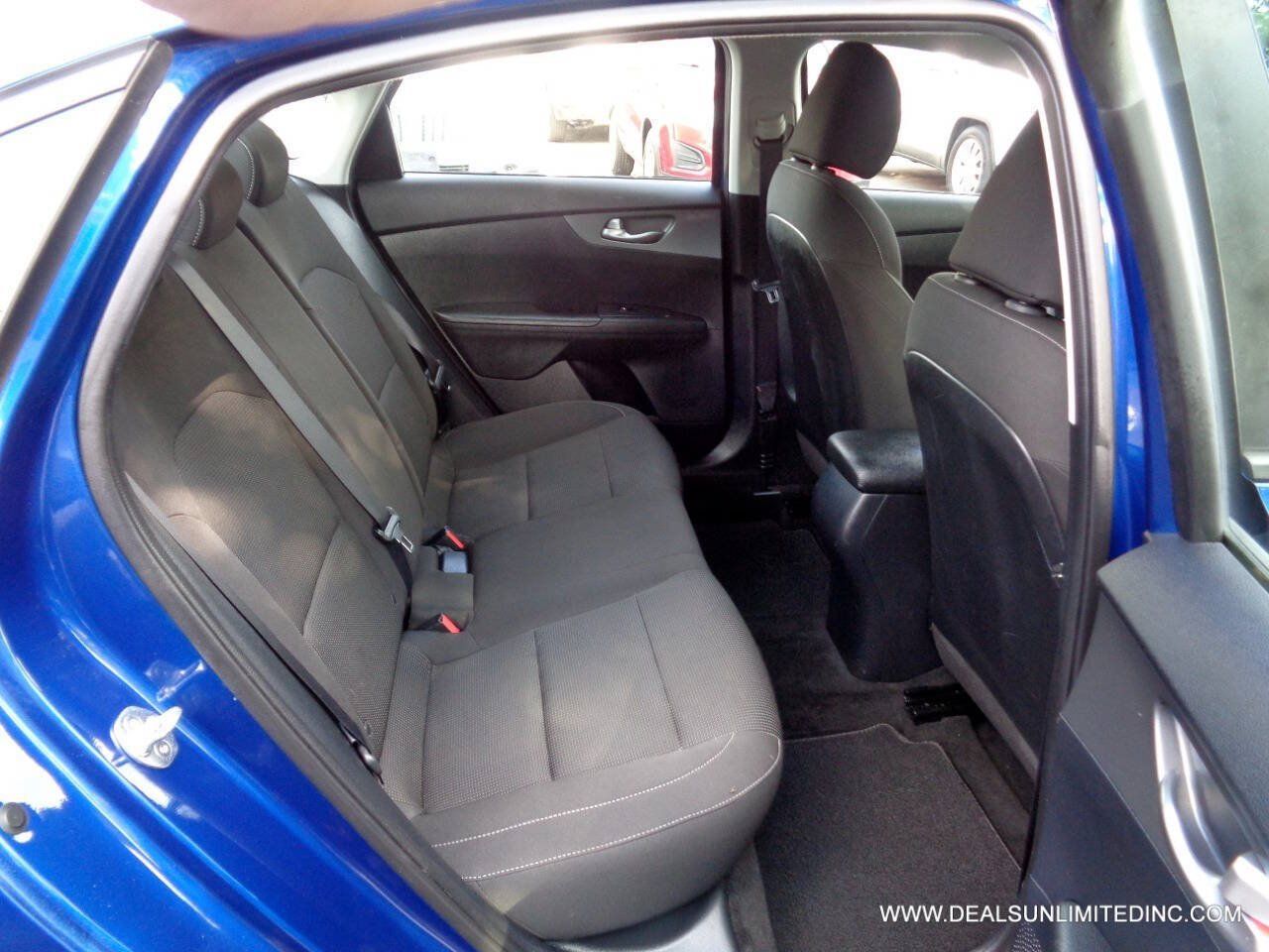 Used 2020 Kia Forte LXS FWD image 16