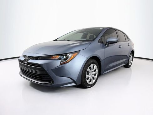 Used 2023 Toyota Corolla LE FWD image 3