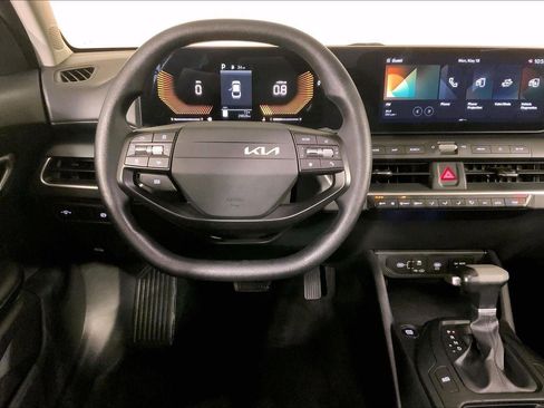 Used 2025 Kia K4 FWD image 5
