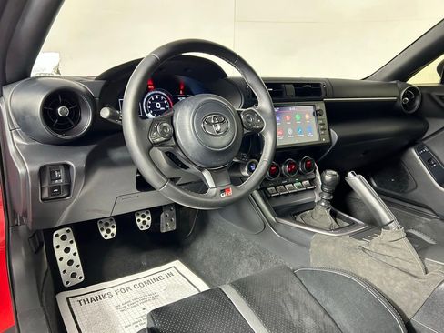 Used 2024 Toyota GR86 Premium image 12