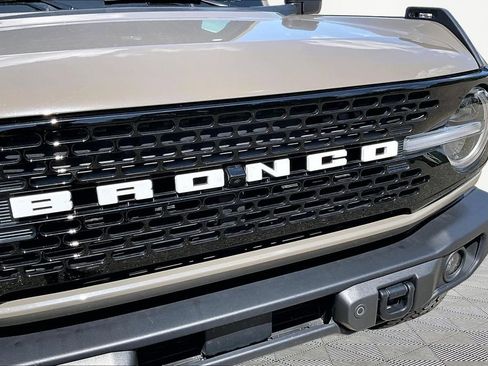 Certified 2025 Ford Bronco Badlands AWD/4WD image 28