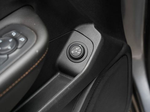 Used 2020 GMC Terrain SLT w/ Preferred Package image 17