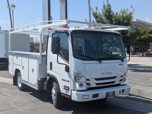 New 2025 Isuzu NPR image 4