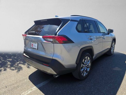Used 2022 Toyota RAV4 Limited AWD/4WD image 7