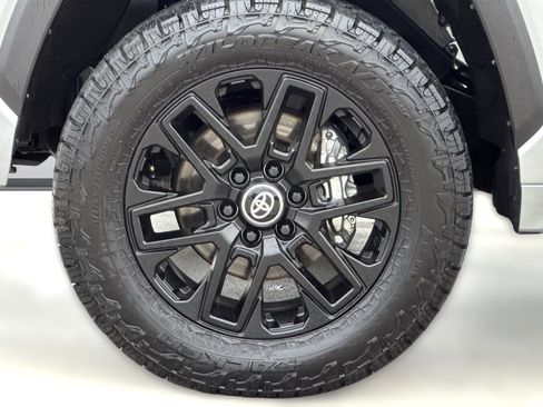 Certified 2025 Toyota Tundra Limited image 10