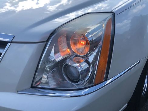 Used 2008 Cadillac DTS image 6