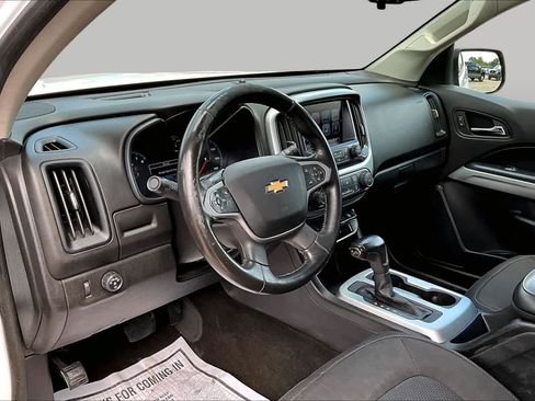 Used 2018 Chevrolet Colorado LT w/ LT Convenience Package RWD image 18