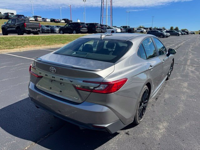 Used 2025 Toyota Camry SE FWD image 3