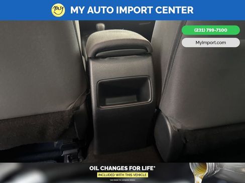 Used 2021 Toyota Corolla LE w/ Carpet Mat Package (TMS) image 26