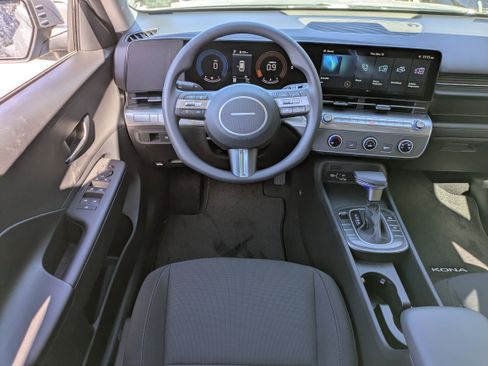 New 2026 Hyundai Kona SE image 17