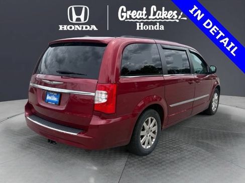 Used 2015 Chrysler Town & Country Touring FWD image 6