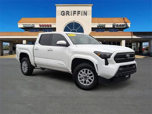 Used 2024 Toyota Tacoma SR5 image 2