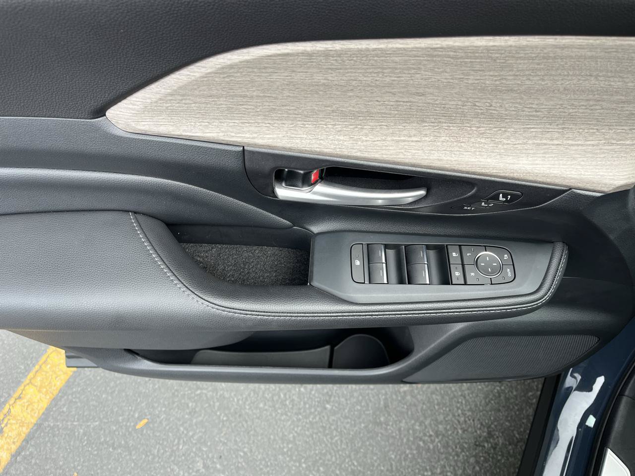 Used 2024 Toyota Grand Highlander AWD image 15