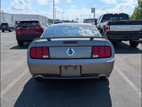 Used 2005 Ford Mustang GT RWD image 6