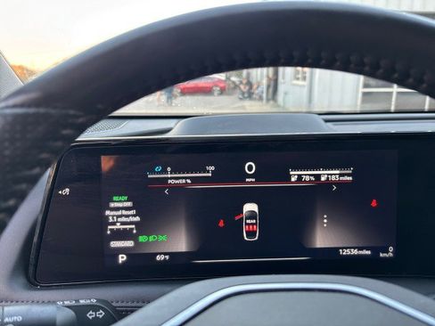 Used 2024 Nissan Ariya FWD image 19