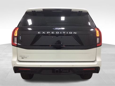 New 2025 Ford Expedition Active image 34