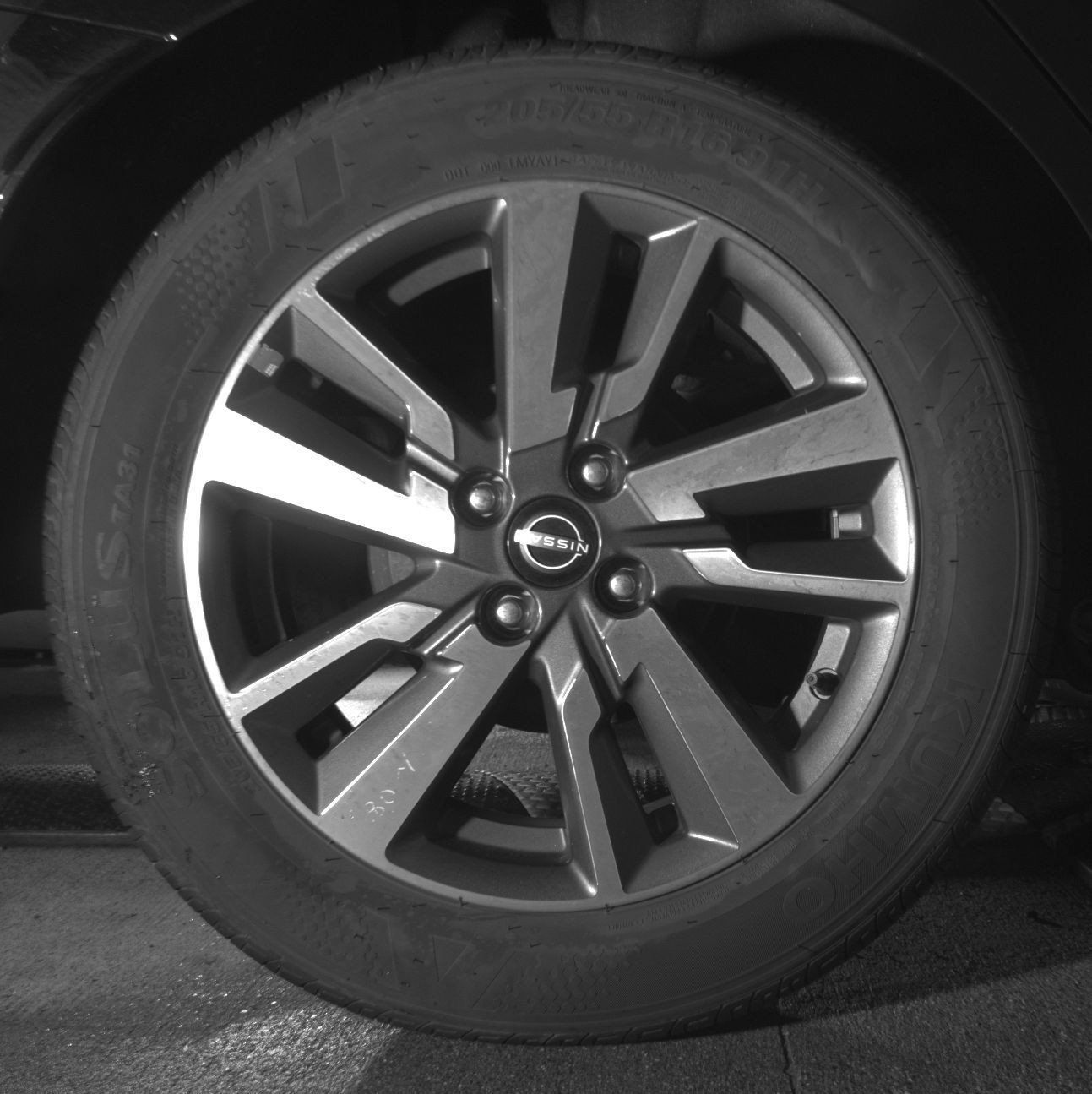 Used 2025 Nissan Versa SV FWD image 18
