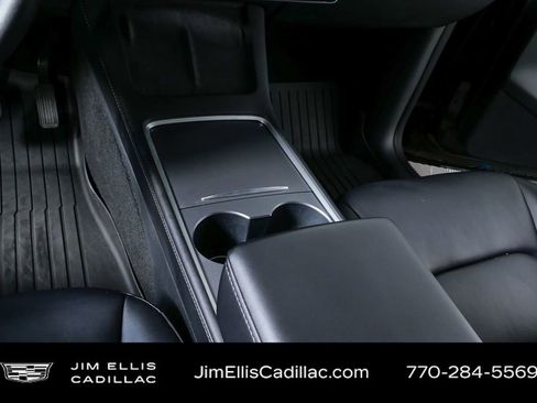 Used 2022 Tesla Model Y Long Range image 24