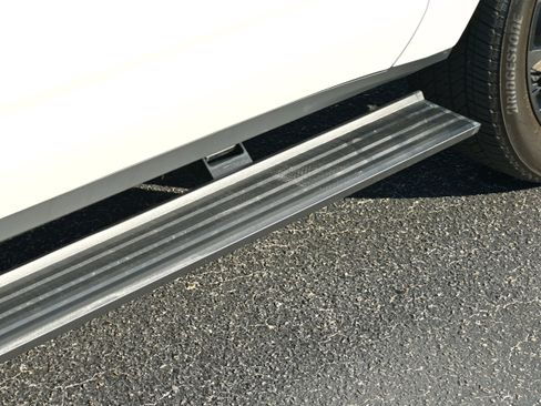 Used 2025 Chevrolet Suburban High Country image 39