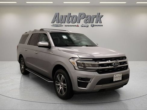 Used 2022 Ford Expedition Max Limited AWD/4WD image 2
