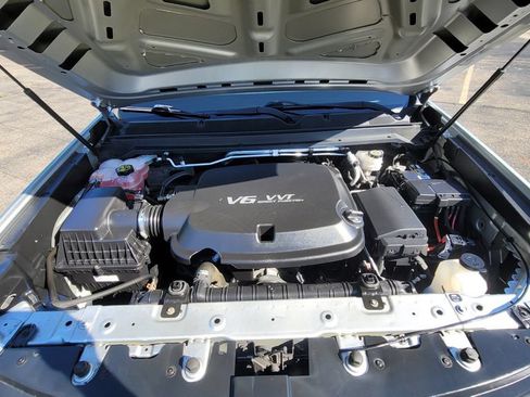 Used 2020 Chevrolet Colorado W/T w/ LPO, Premium Interior Package AWD/4WD image 17